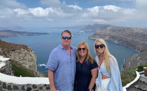 Private Santorini Road Tour: Explore Fira and Pyrgos Kallistis