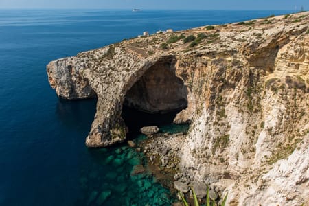 Buskett Woodlands & Dingli Cliffs: Scenic Nature Walking Tour in Malta