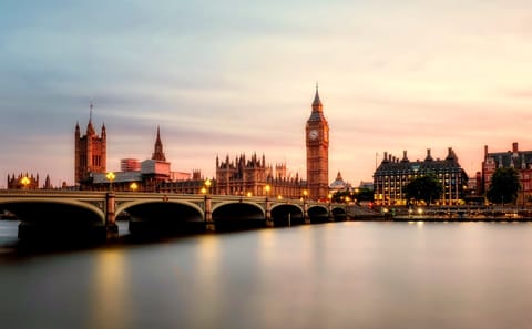 Self-Drive Tour of Iconic UK Destinations from London