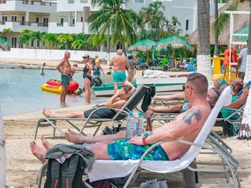 Wildlife and Chocolate Factory Tour with Beach Break in Coxen Hole