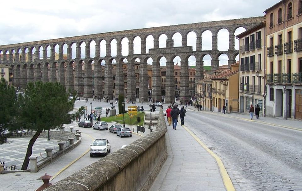 Segovia Guided Tour of Medieval Streets and Romanesque Sites