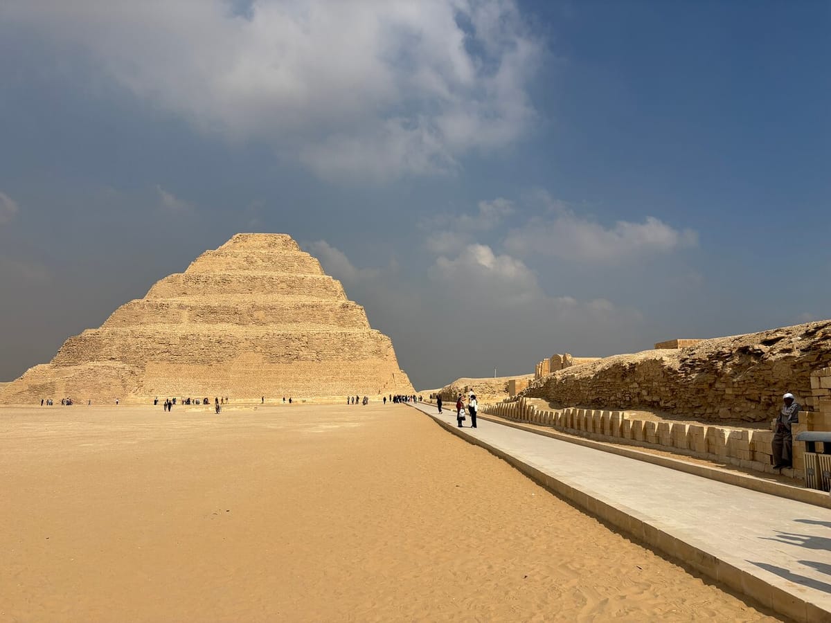 Cairo: Giza Pyramids, Memphis, Dahshur & Saqqara Tour