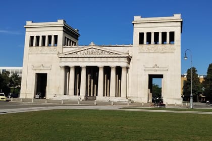 Munich Sightseeing by car with professional guide