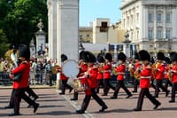 London Royal Crown and Changing of The Guard Walking Tour 1