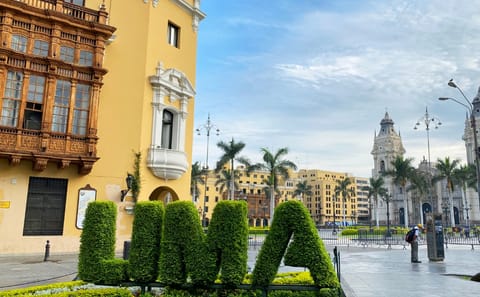 Heritage Homes and Pisco Tasting Tour in Lima, Peru