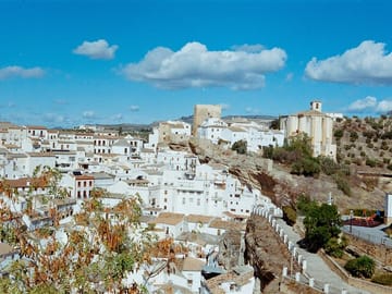Ronda and Setenil Day Trip from Malaga with Photography Stop