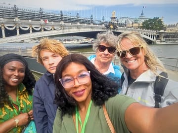 Private Tour, Luxury Eiffel Tower Lunch, Seine Cruise & Louvre