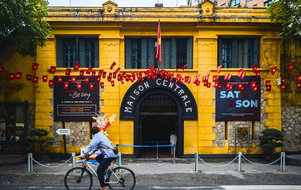 10-Day Vietnam Discovery Tour from Ho Chi Minh City to Hanoi