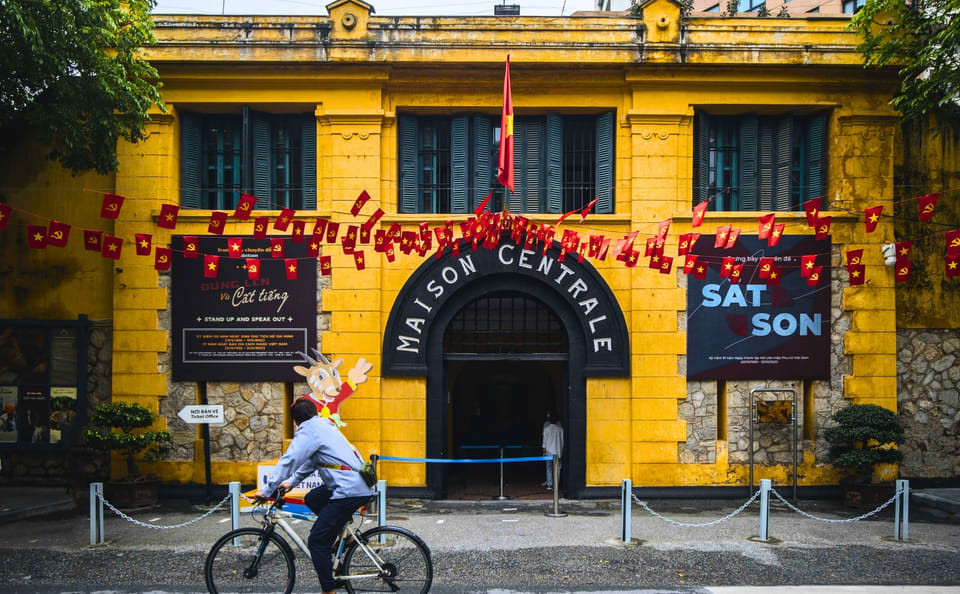 10-Day Vietnam Discovery Tour from Ho Chi Minh City to Hanoi