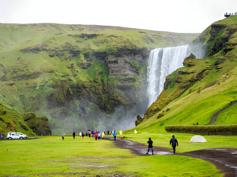 South Coast Adventure in Spanish: Small Group Day Tour from Reykjavik