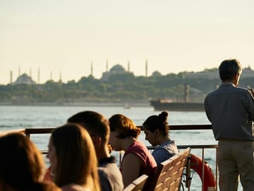Cultural and Culinary Tour Guide for Istanbul, Türkiye