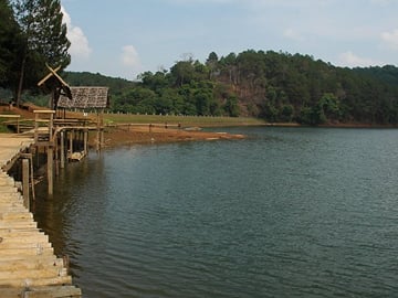 Pha Sua Waterfall and Pang Oung Full-Day Tour from Mae Hong Son