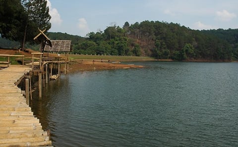 Pha Sua Waterfall and Pang Oung Full-Day Tour from Mae Hong Son