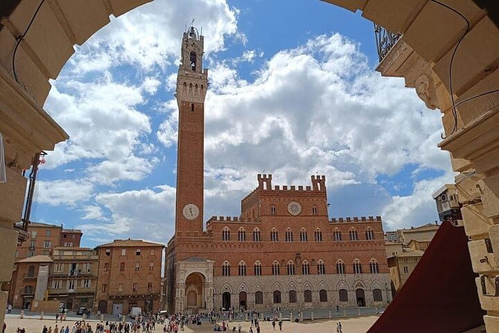 PRIVATE TOUR: Pisa & Siena in one day with Wine tasting & Lunch in Chianti