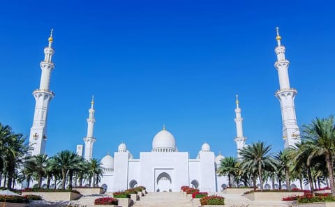 Private Full Day Tour of Abu Dhabi: Grand Mosque and Qasr al Watan