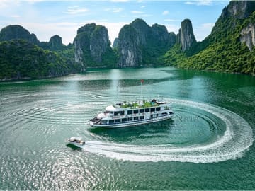 Day trip to Halong Bay Cruise from Hanoi, Vietnam
