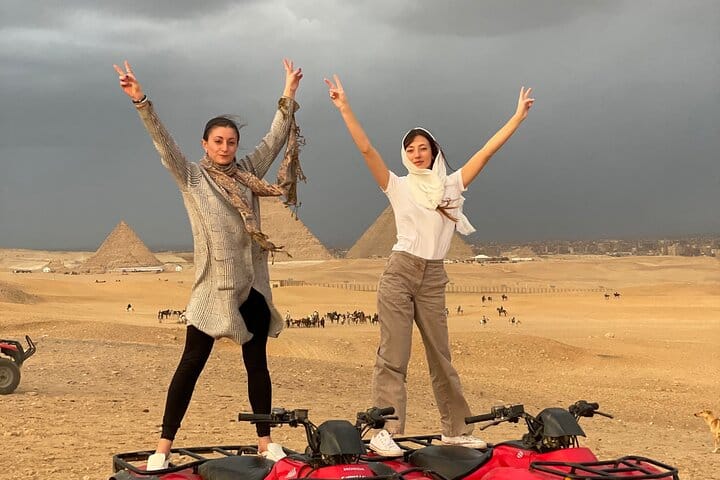 Pyramids of Giza Private Tour With Camel Ride and Lunch