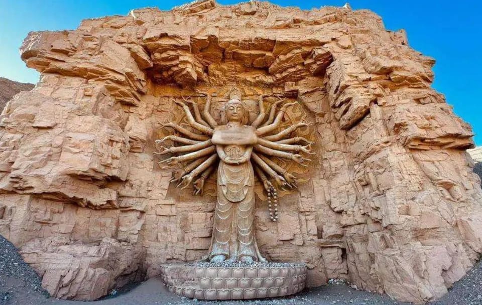 Explore Yangguan, Yumenguan, and Yardang in Dunhuang Tour