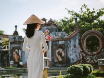 Private Ao Dai Photoshoot in Hoi An Ancient Town