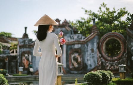 Private Ao Dai Photoshoot in Hoi An Ancient Town