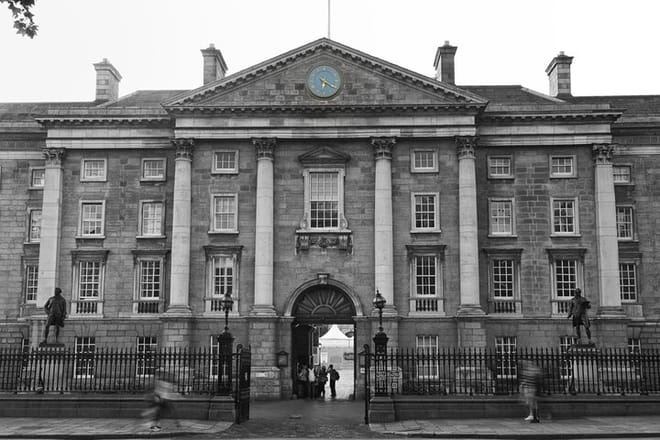 Dublin Ghost Hunt: City Exploration Game 4