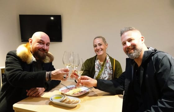 Évora & Wine: Private Walking Tour with Tickets and Wine Tastings