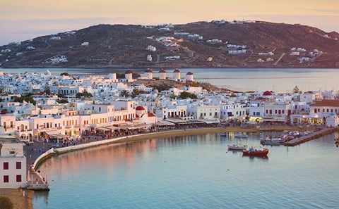 Small Group Walking Tour of Mykonos Town with Port Pickup