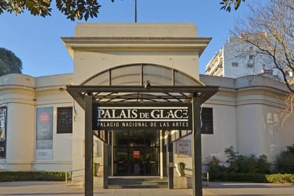 Walking Tour of the Recoleta Neighborhood in Buenos Aires