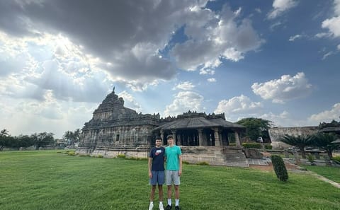 Karnataka Cultural Tour: Hubli to Hampi and Mysore