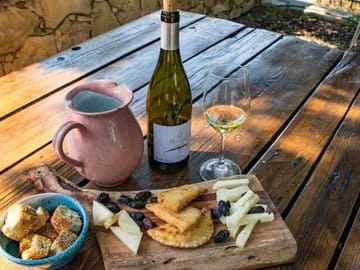 Wheelchair Accessible Wine and Cheese Tasting in Heraklion and Rethimno