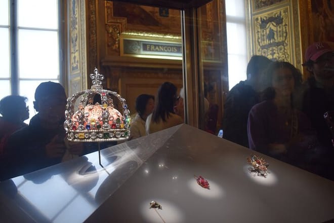 Paris : Louvre Museum Guided Tour with Pre-Booked Tickets