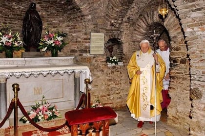 Small Group Ephesus Full Day Tour with Lunch + Entry Fees