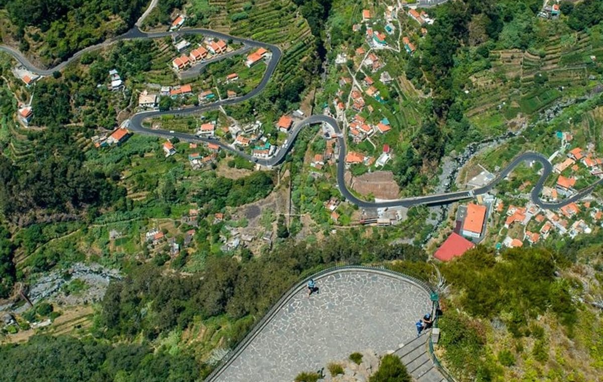 Curral das Freiras & Peaks 4WD Tour