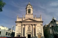 Discover Buenos Aires through the history of the life of Pope Francis.