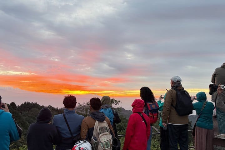 Bhaktapur & Nagarkot Day Tour with Lunch – Private / Group