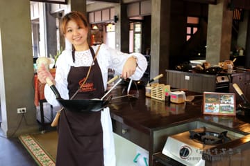 Thai Cooking Class Tour at Baipai Thai Cooking School