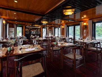 HERA CLASSIC Boutique Cruise Halong Bay 2 Days 1 Night Trip