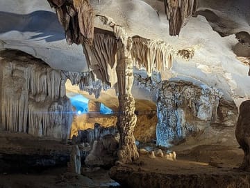 Day Trip to Bai Tu Long Bay: Uncover Hidden Gems and Explore Cave