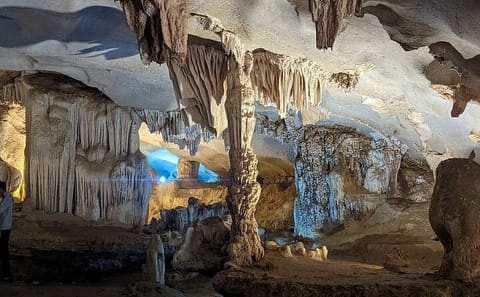 Day Trip to Bai Tu Long Bay: Uncover Hidden Gems and Explore Cave