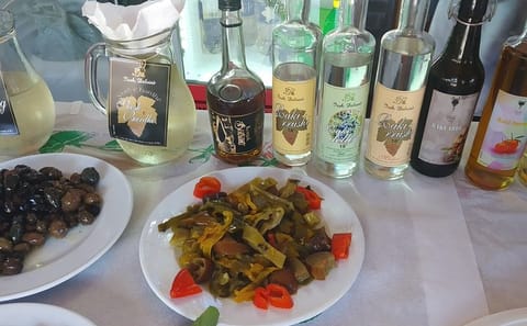 Wine and Raki Tasting Tour in Sarandë, Albania