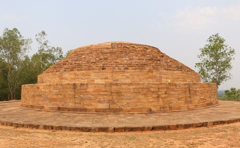 Bhubaneswar Day Tour to Ratnagiri, Udayagiri, and Lalitgiri