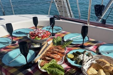 Catamaran Cruise with Meal and Drinks in Mykonos