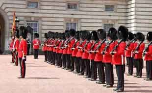 Changing the Guard and Magical Buckingham Palace Tour - 2 hour tour