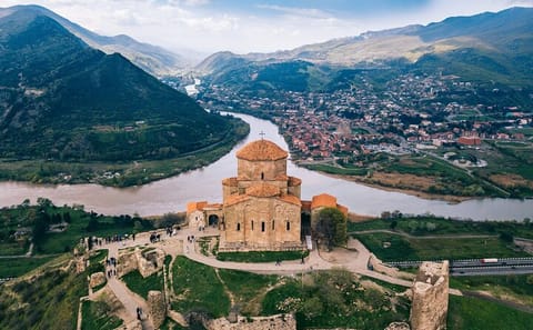 Private 5-Day Walking Tour of Ananuri and Gudauri, Georgia