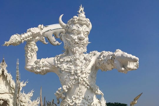 Chiang Mai-Chiang Rai: White - Blue Temple - Bann Dam Museum-Karen Village