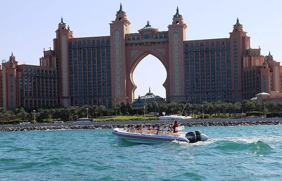 Modern Visions of Dubai – Dubai Marina Cruise and Dubai Frame Visit