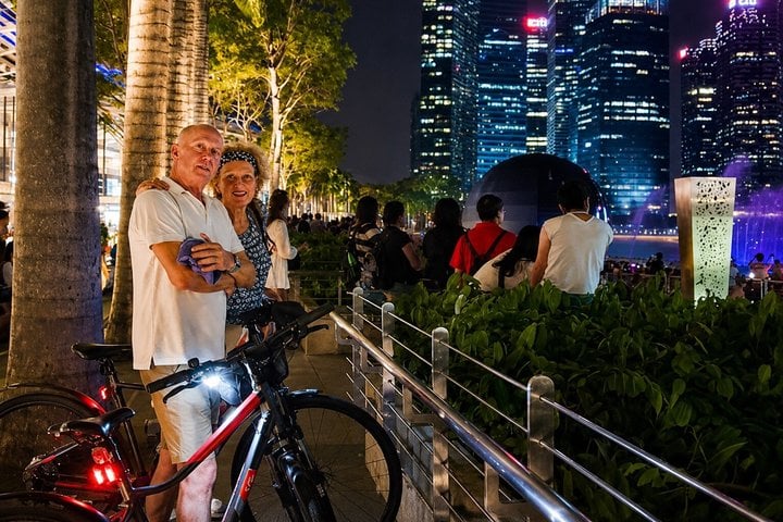 Singapore Marina Bay Small Group Night Cycling Tour 7