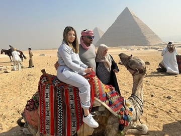 Cairo VIP Tour: Pyramids, Museum, and Khan Al-Khalili Bazaar