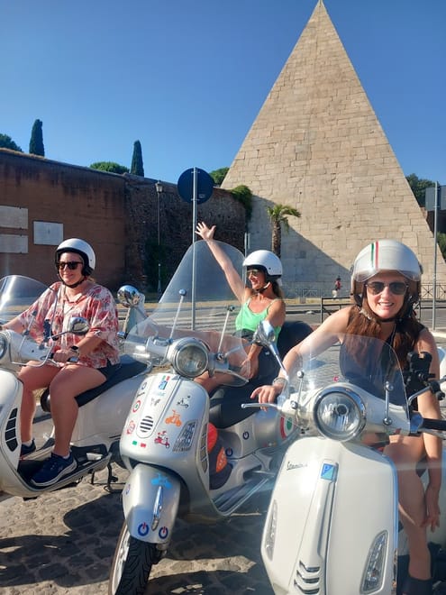 Dolce Vita Vespa Tour in Rome photo 3