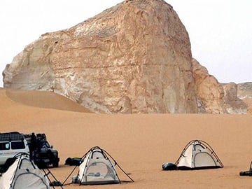 2-Day Bahariya Oasis, Black & White Desert Camping Adventure from Cairo